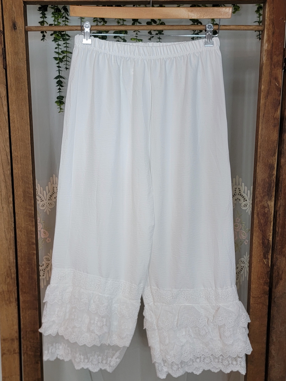 White Lace Ruffle Bloomer Pants Size 5 Cottagecore Boho Cropped - Picture 7 of 9